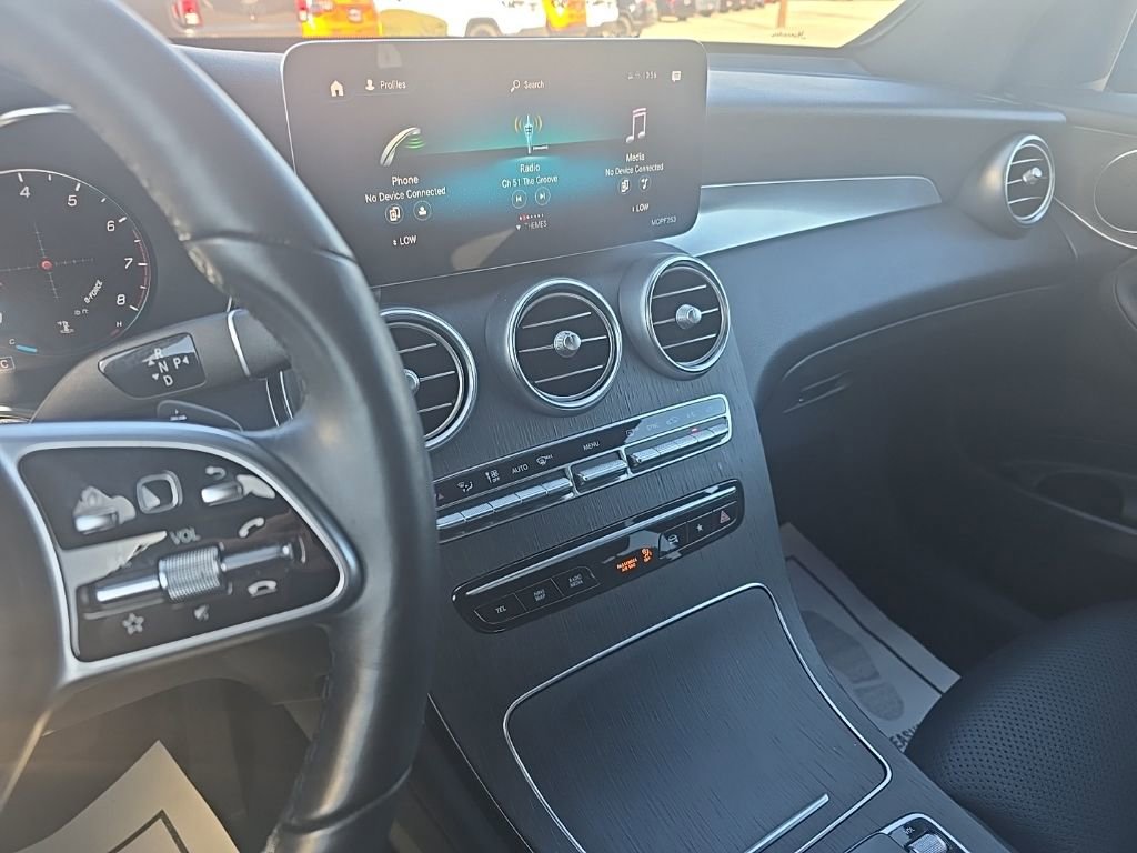 Used 2021 Mercedes-Benz GLC 300 4MATIC w/ Premium Package image 15