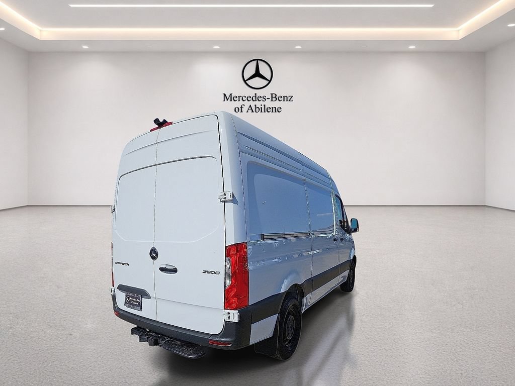 Used 2025 Mercedes-Benz Sprinter 2500 image 7