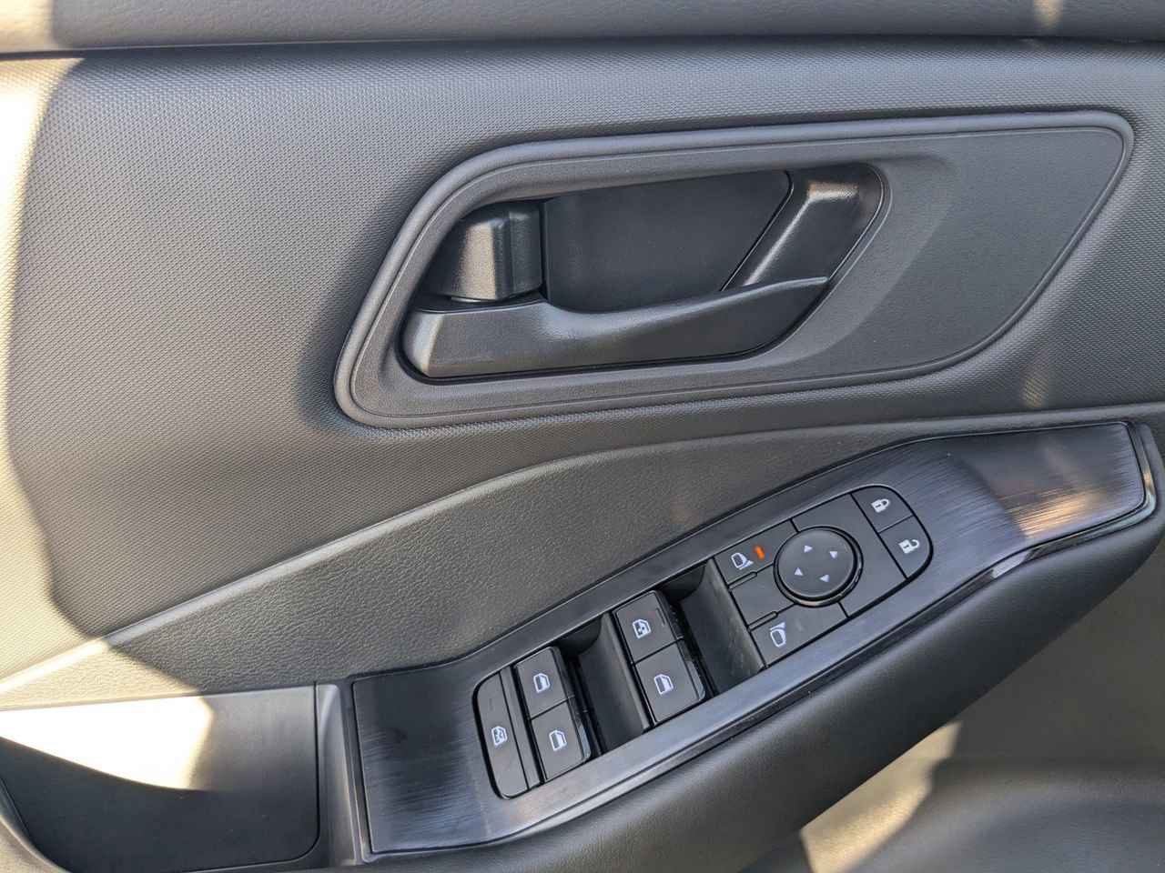 New 2026 Nissan Rogue S image 14