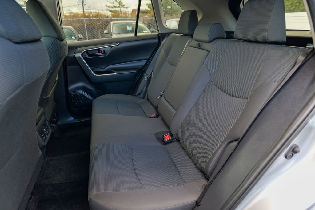 Used 2024 Toyota RAV4 LE AWD/4WD image 25