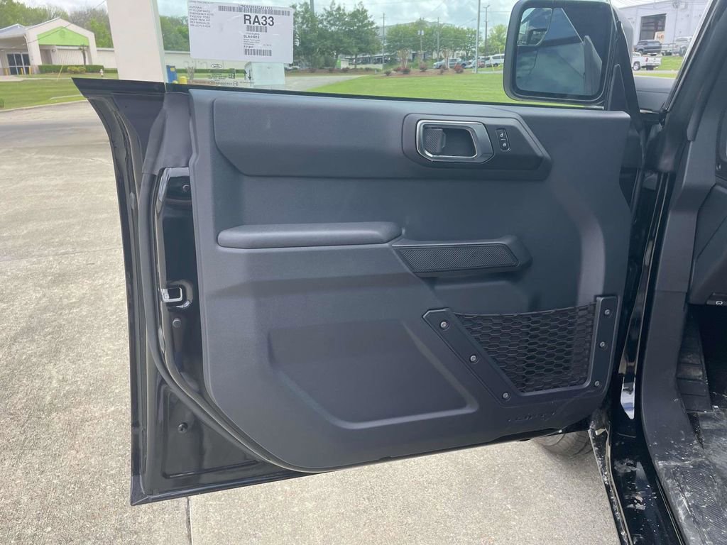 New 2025 Ford Bronco 4-Door AWD/4WD image 14