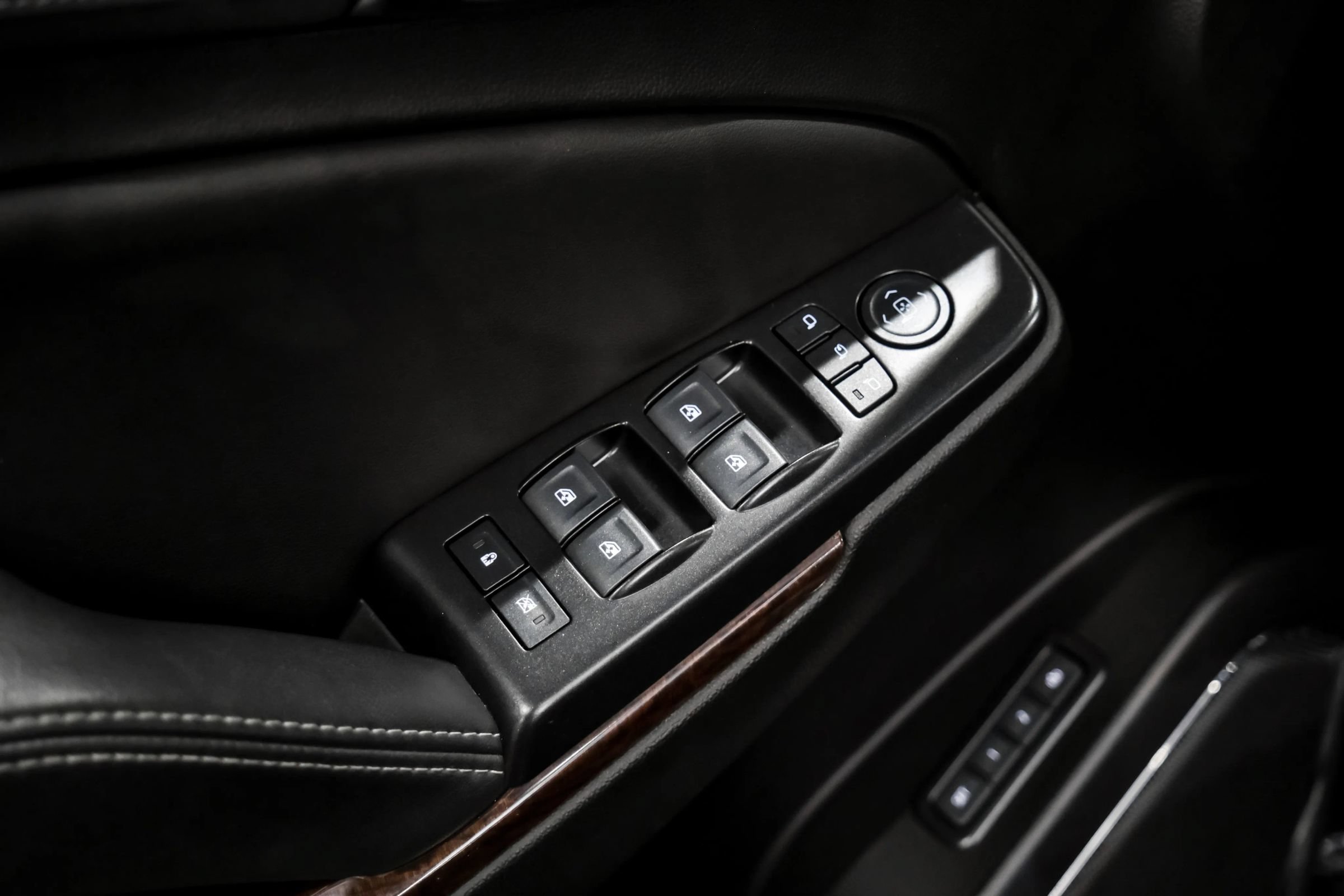 Used 2020 GMC Yukon SLT w/ Open Road Package AWD/4WD image 44