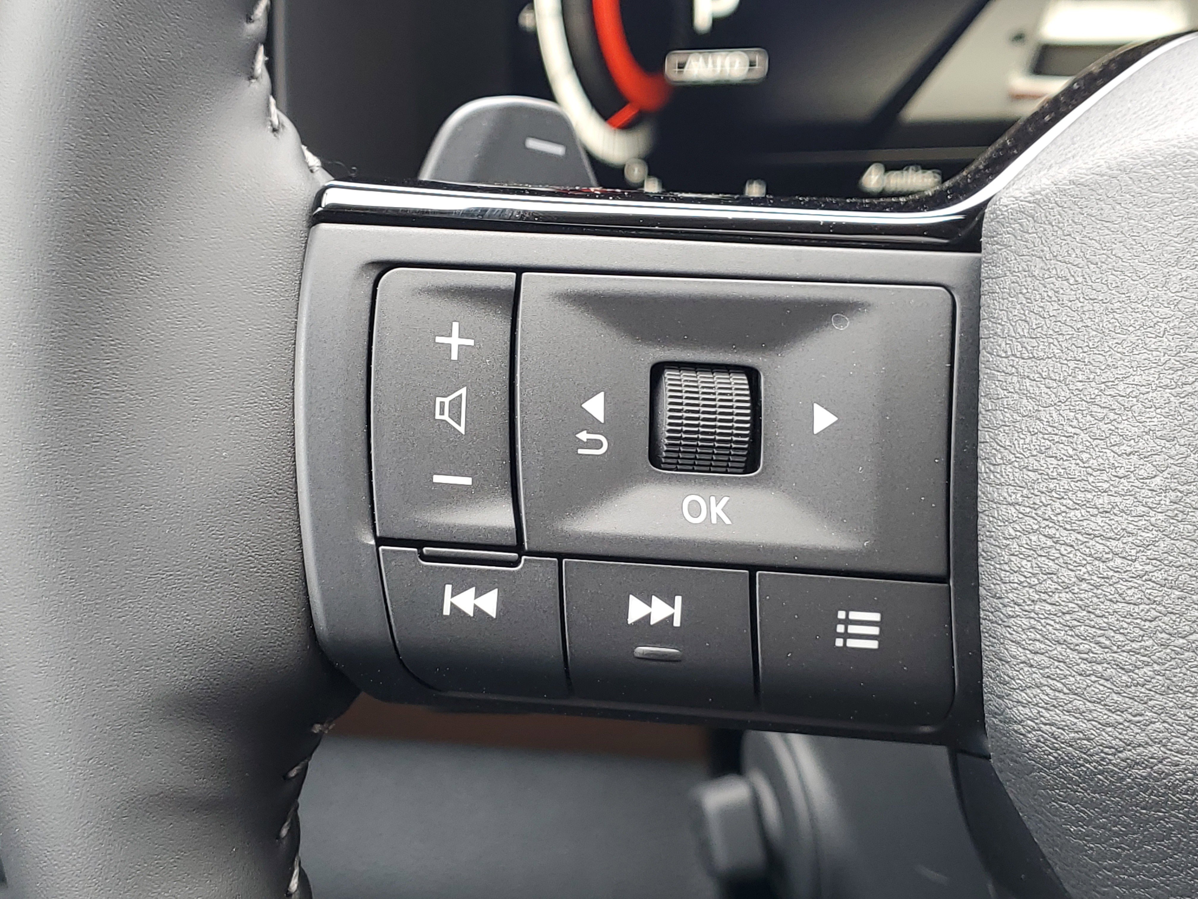 New 2026 Nissan Pathfinder Platinum image 10