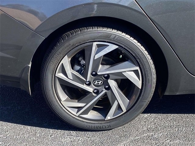 Used 2024 Hyundai Elantra SEL w/ Convenience Package image 7