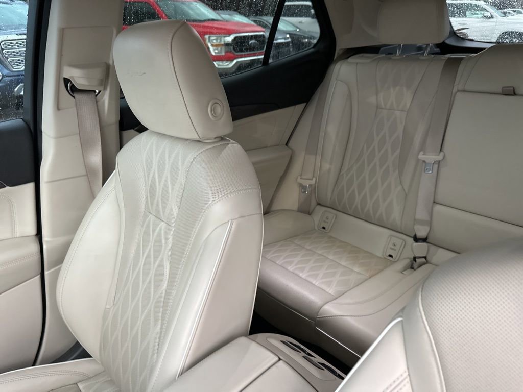 Used 2023 Buick Envision Avenir image 12