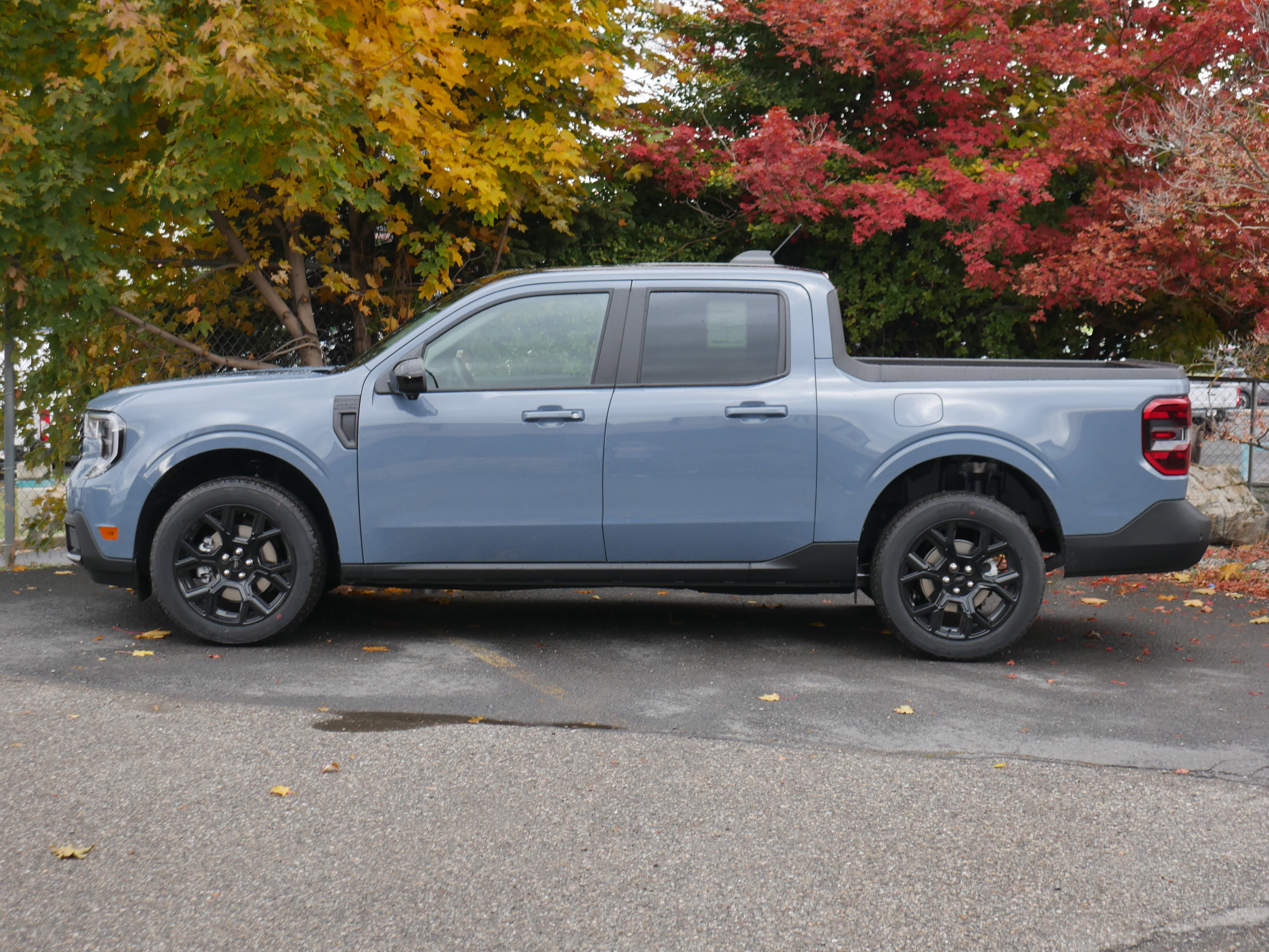 New 2025 Ford Maverick Lariat w/ Black Appearance Package image 17