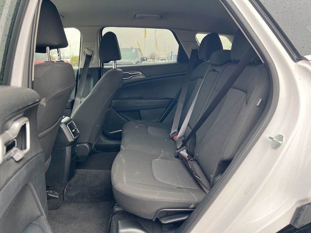 Used 2025 Kia Sportage LX image 28