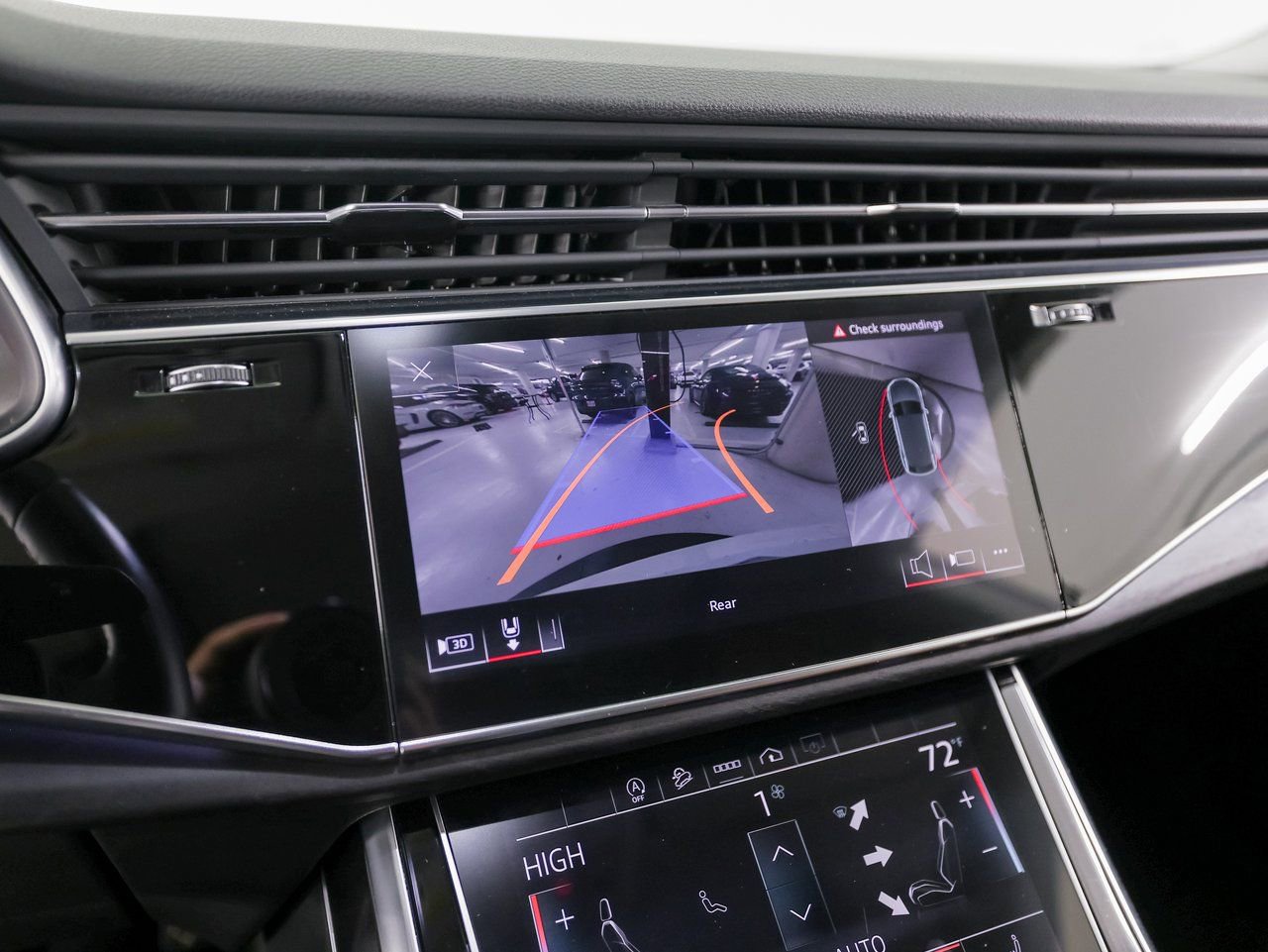 Used 2022 Audi Q8 Premium image 19