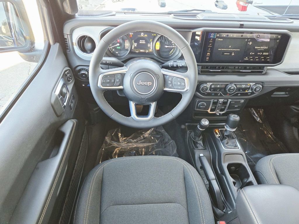 Used 2025 Jeep Wrangler Unlimited Sahara image 10