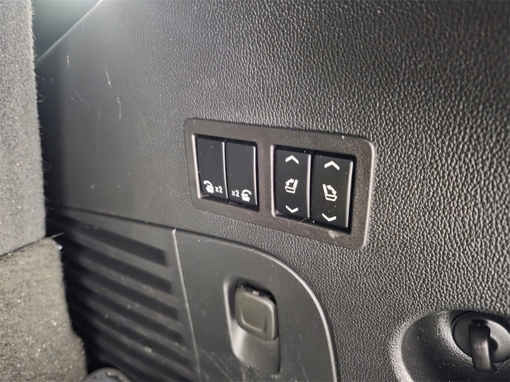 Used 2020 GMC Yukon SLT w/ Premium Edition image 20