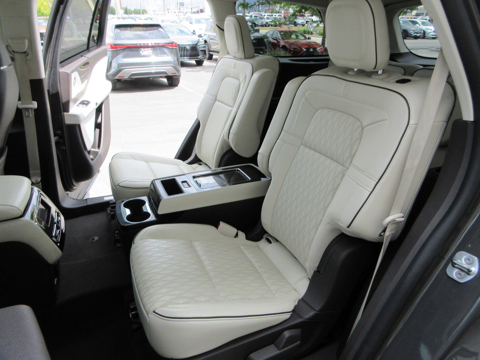 Used 2021 Lincoln Aviator Black Label w/ Dynamic Handling Package AWD/4WD image 26