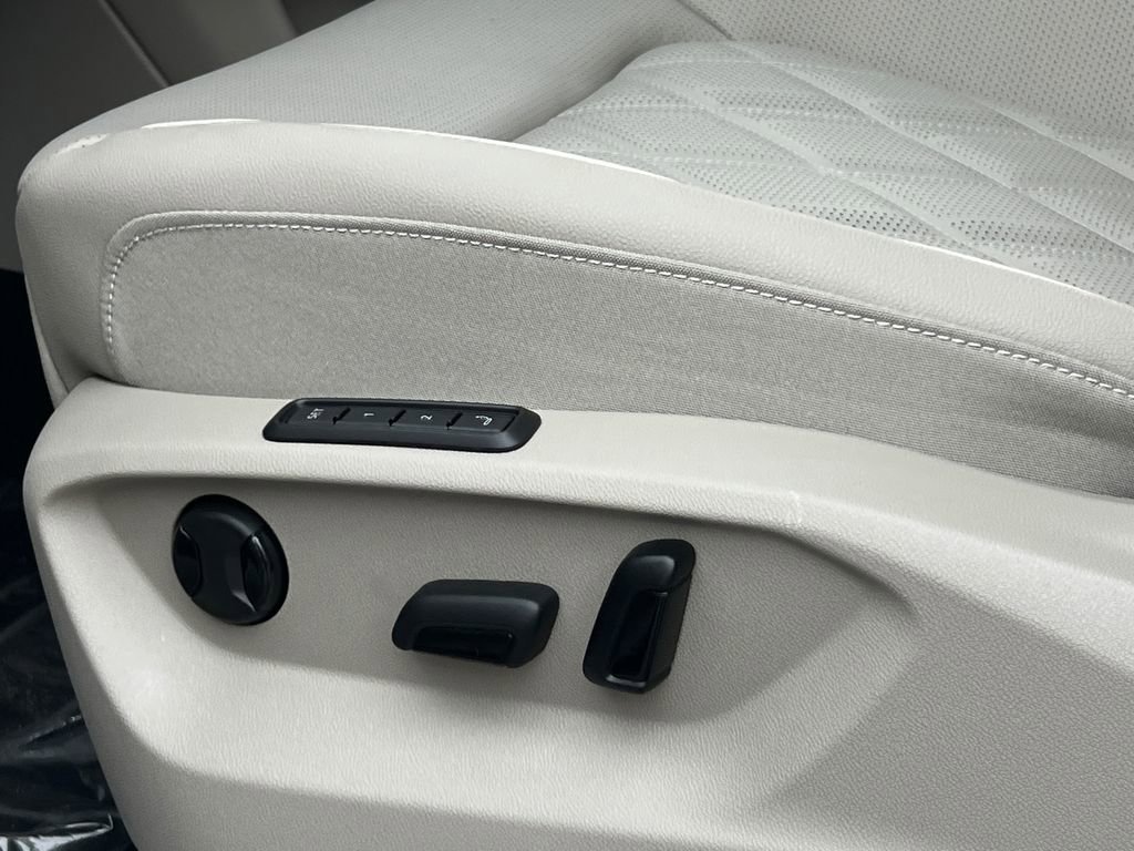 New 2026 Volkswagen Atlas SEL Premium R-Line image 30