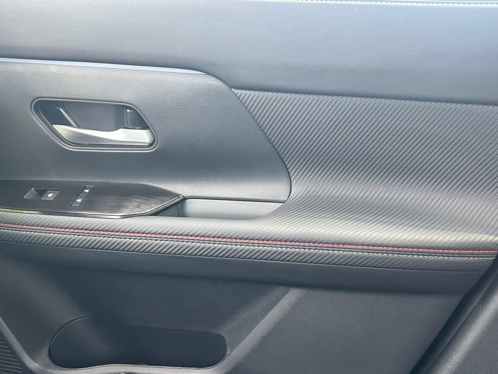 New 2027 Nissan Kicks SR w/ Cold Weather Package FWD image 26