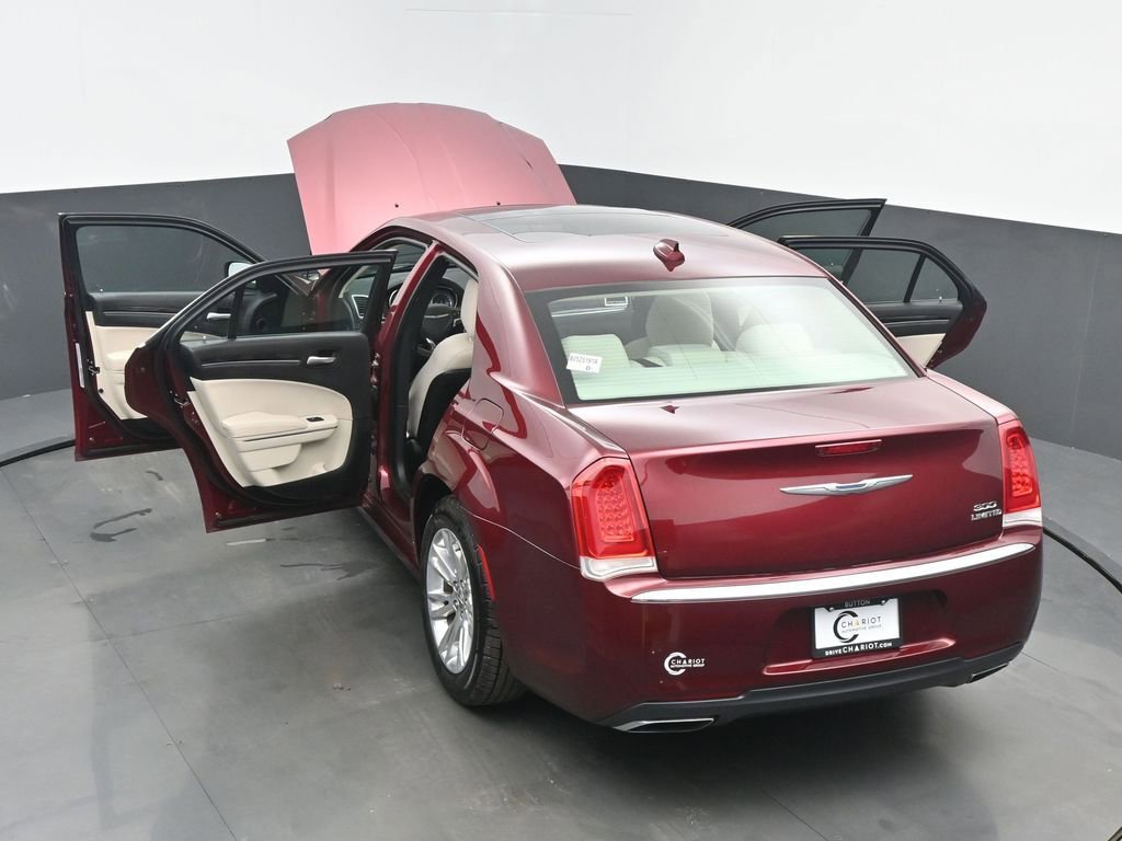 Used 2016 Chrysler 300 Limited image 62