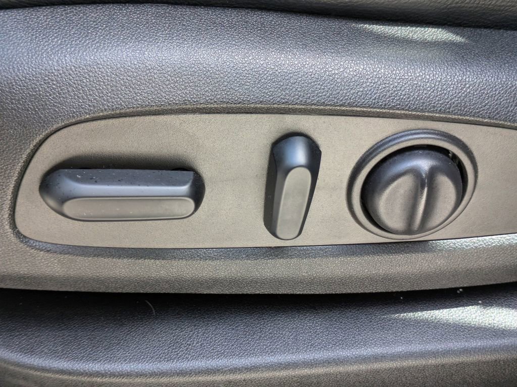 Used 2021 Chevrolet Traverse LT image 19