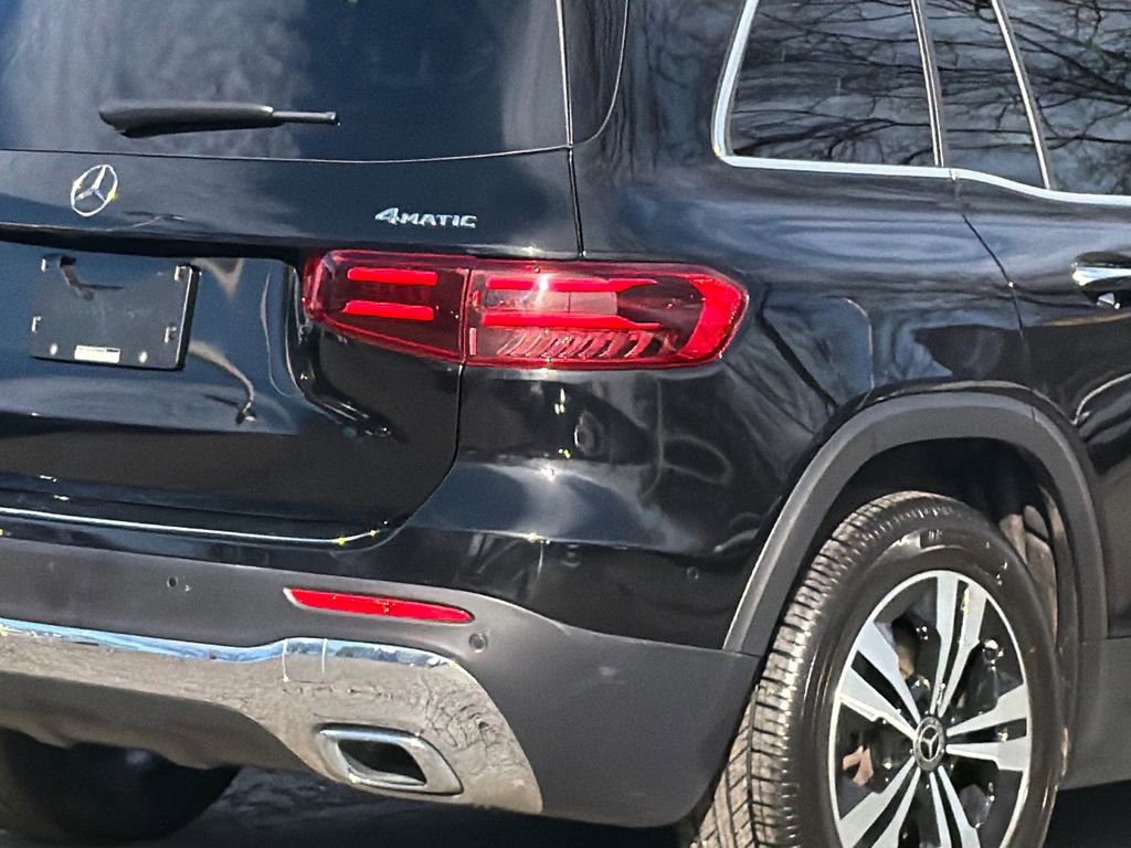 Used 2024 Mercedes-Benz GLB 250 4MATIC image 8