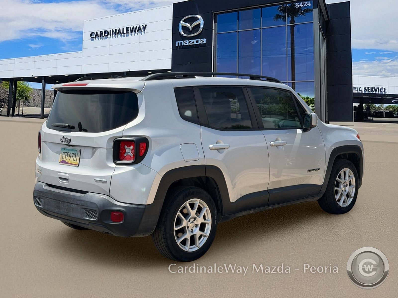 Used 2019 Jeep Renegade Latitude w/ Popular Equipment Group FWD image 2