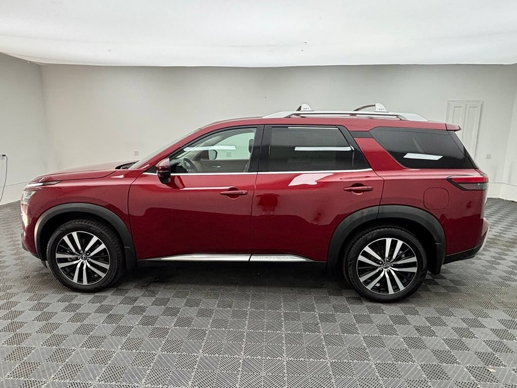 Used 2023 Nissan Pathfinder Platinum AWD/4WD image 13