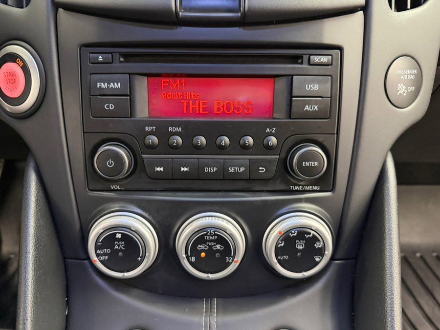 Used 2016 Nissan 370Z Touring Sport image 41