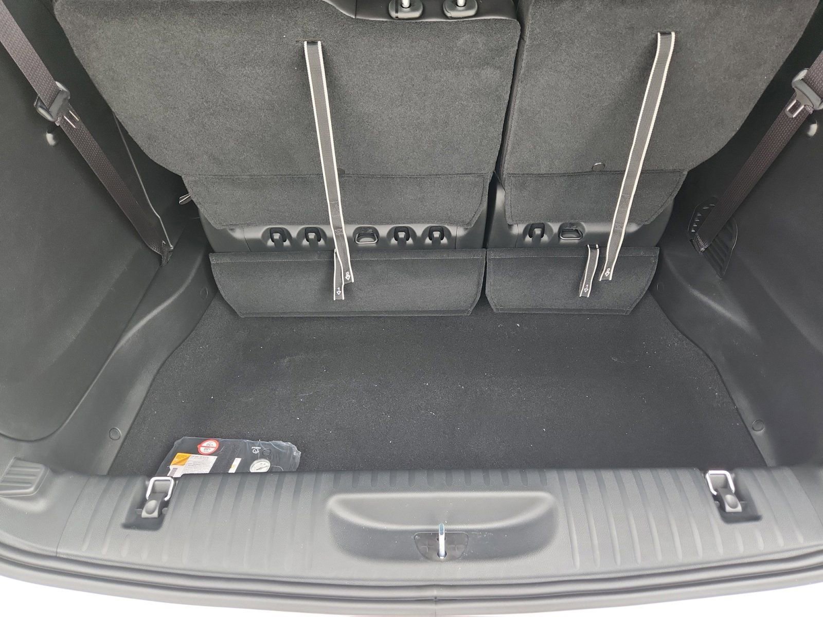 New 2026 Chrysler Voyager LX image 15