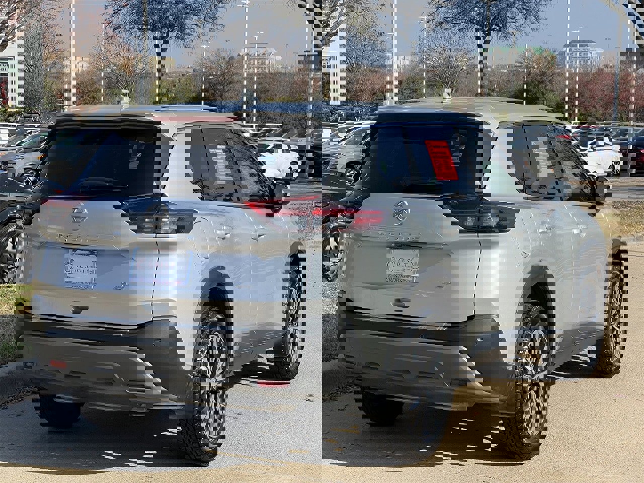 Certified 2023 Nissan Rogue SV image 4