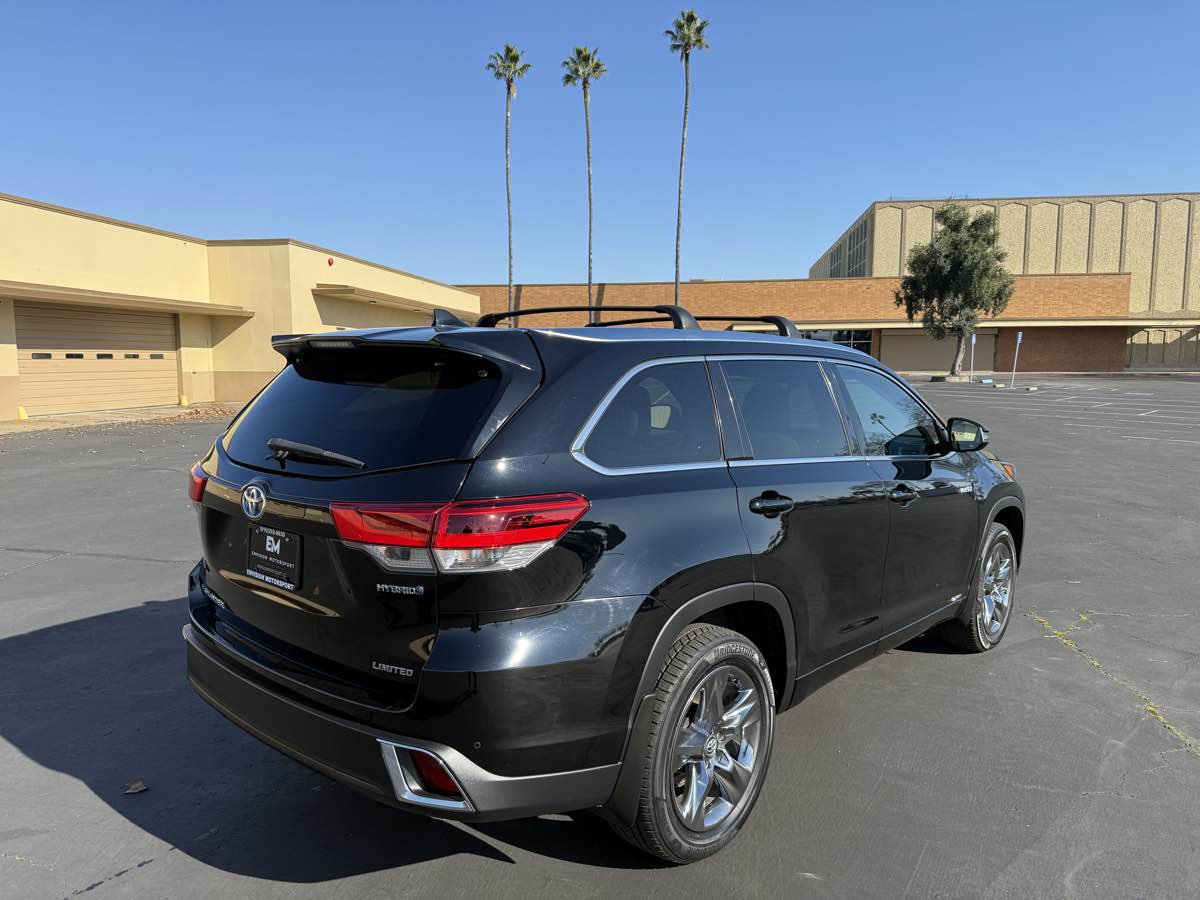 Used 2019 Toyota Highlander Limited Platinum image 7
