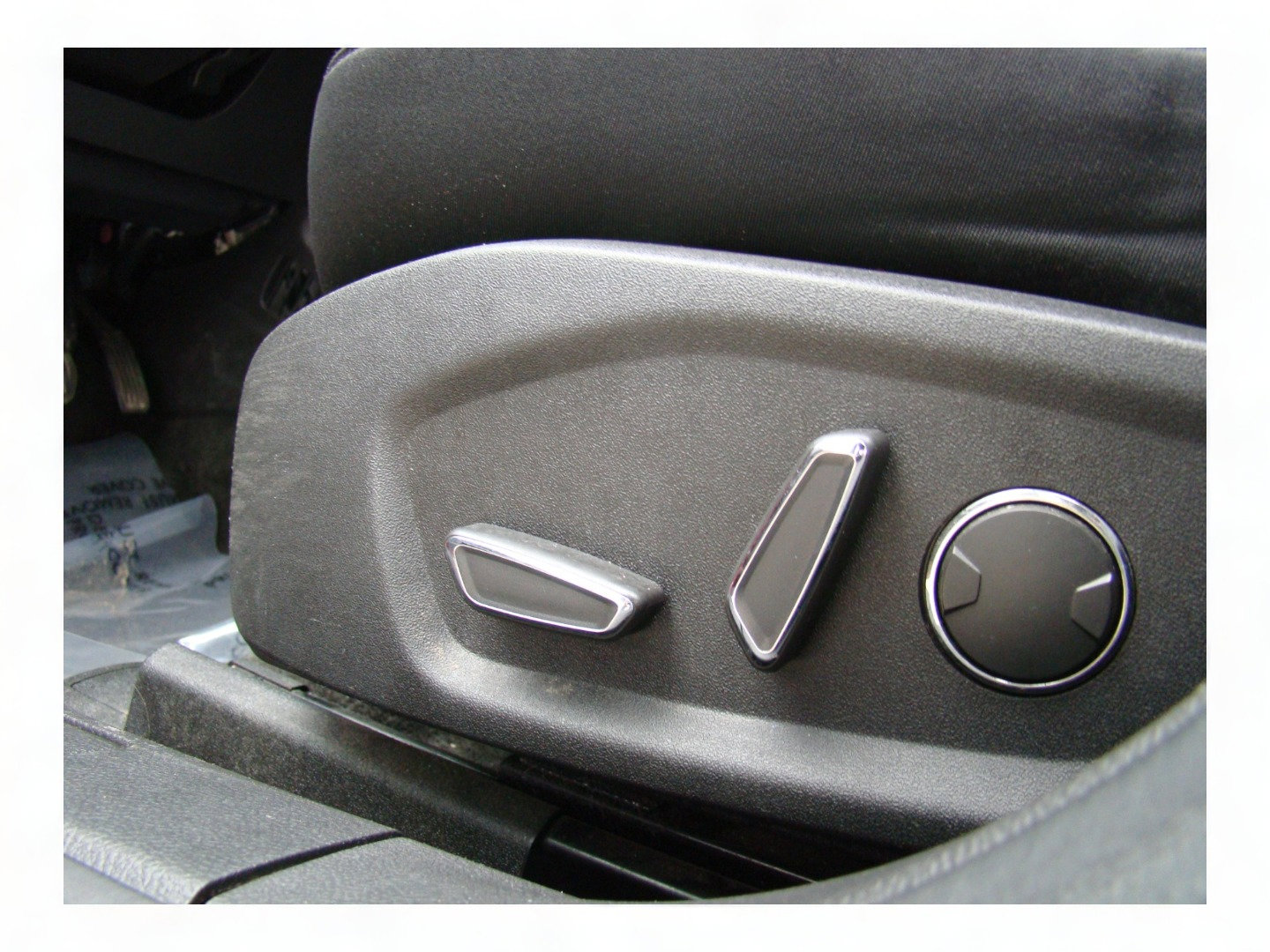 Used 2019 Ford Fusion Titanium image 12