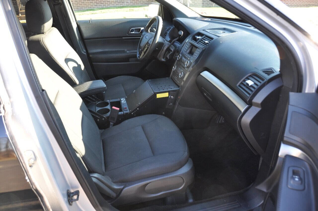 Used 2017 Ford Explorer 4WD Police Interceptor image 24