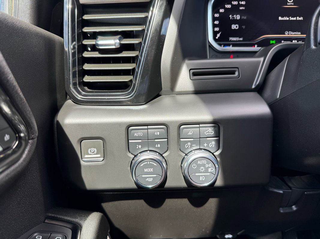 Used 2024 GMC Sierra 3500 AT4 image 32