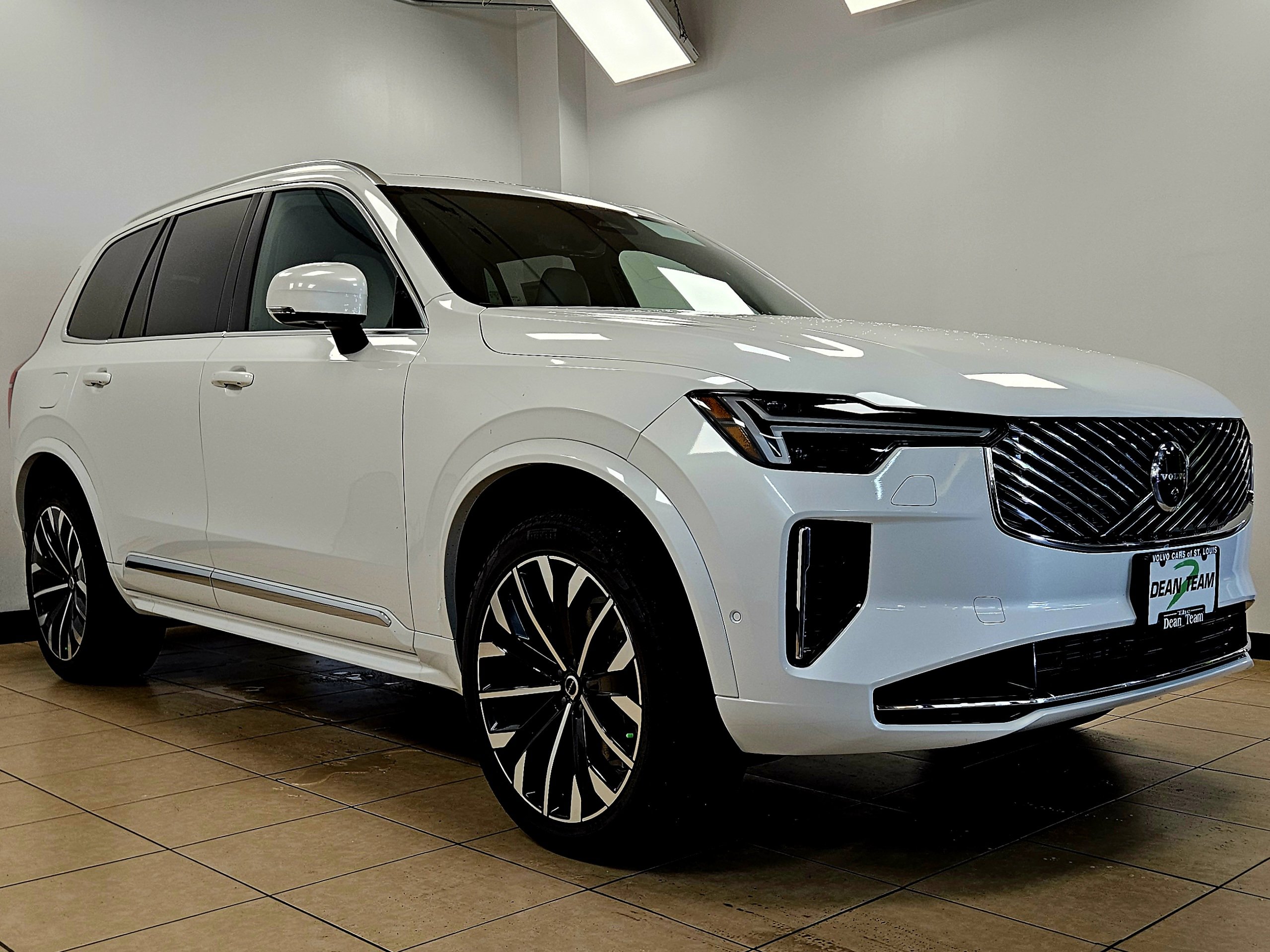 New 2026 Volvo XC90 B5 Plus image 3