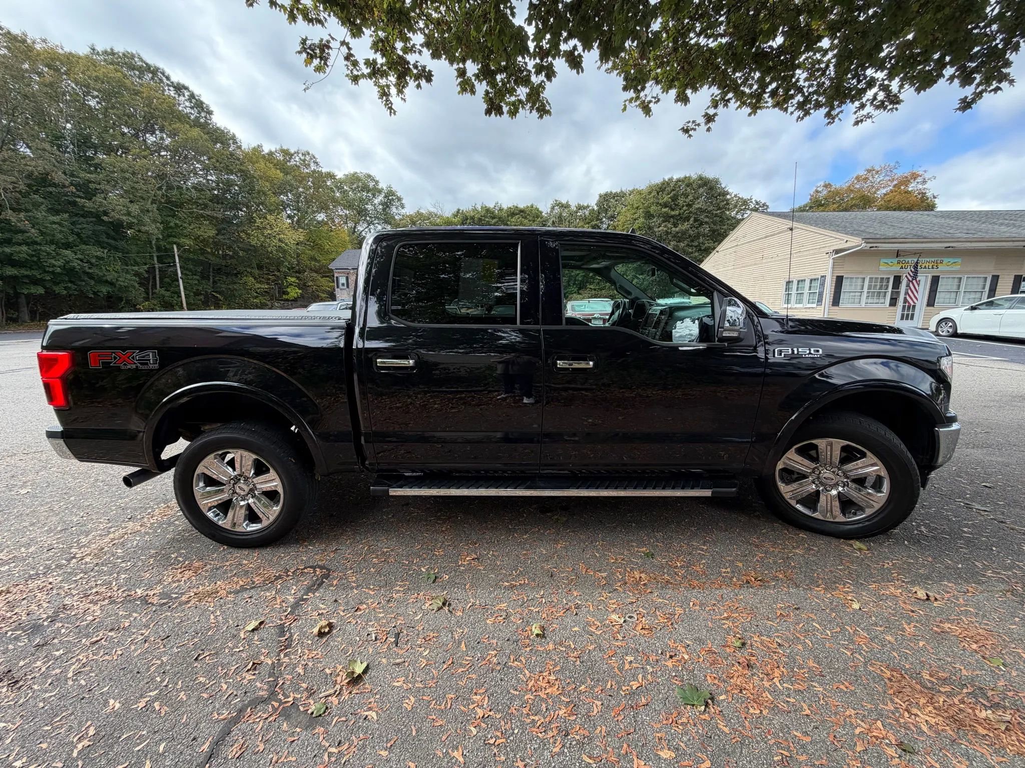 Used 2019 Ford F150 Lariat image 5