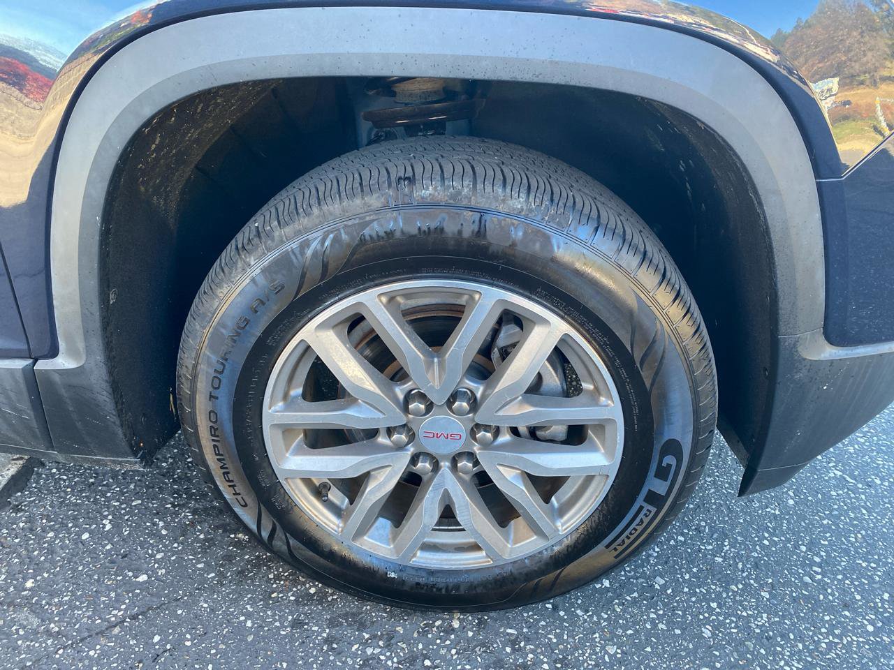 Used 2017 GMC Acadia SLE AWD/4WD image 8