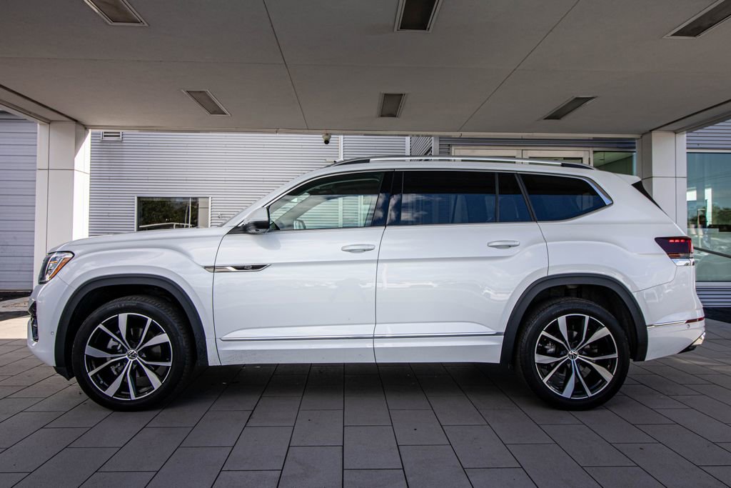 Used 2024 Volkswagen Atlas SEL Premium R-Line image 16