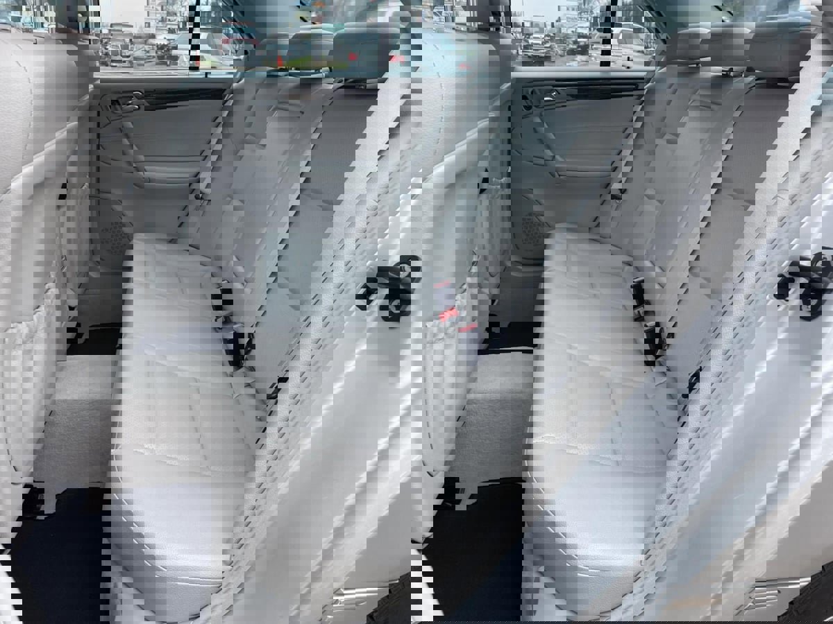 Used 2007 Mercedes-Benz C 230 Sedan image 13