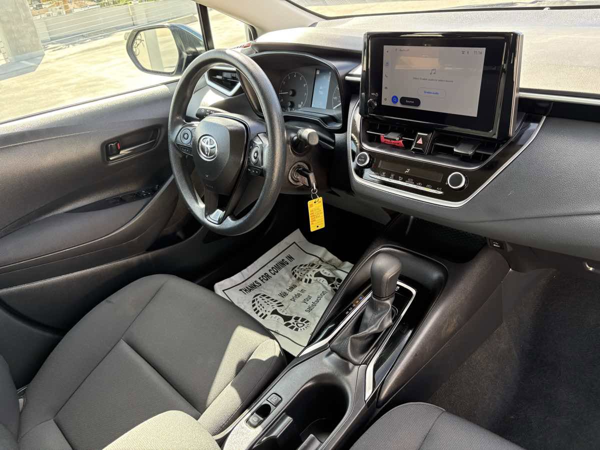 Used 2025 Toyota Corolla LE image 12