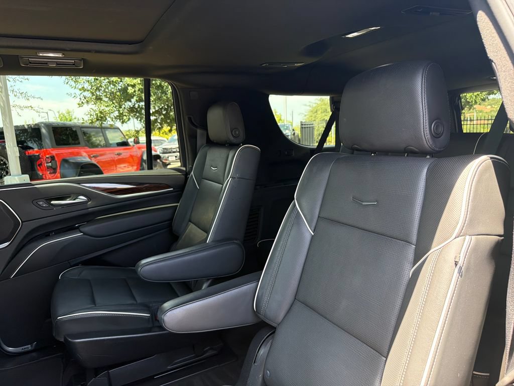 Used 2022 Cadillac Escalade ESV Premium Luxury AWD/4WD image 35