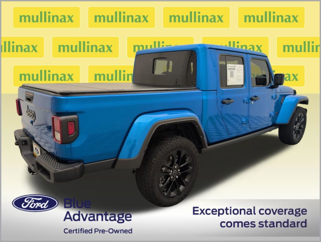 Used 2025 Jeep Gladiator Sport AWD/4WD image 3