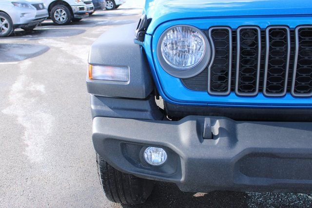 Used 2025 Jeep Wrangler Sport image 39