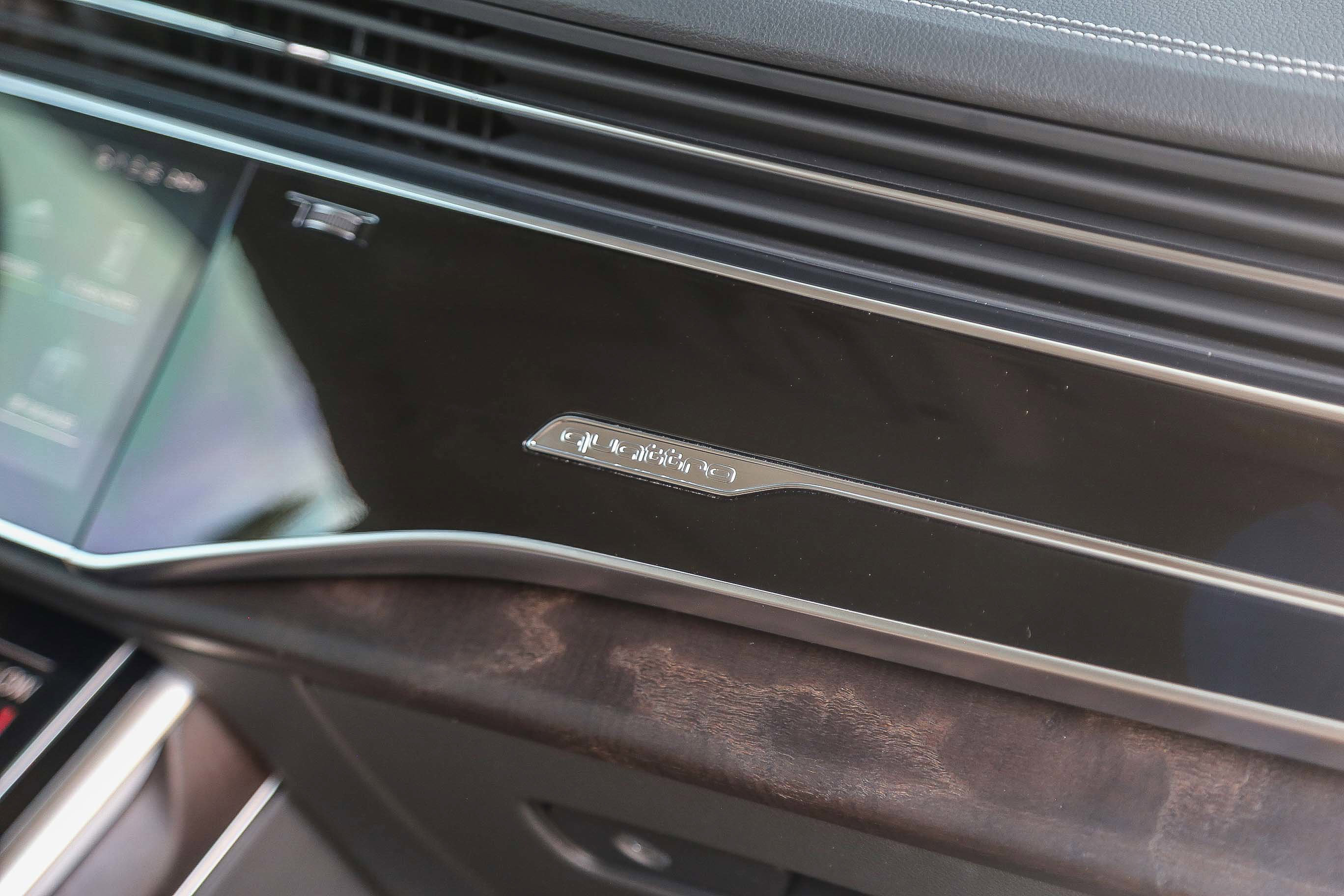 Used 2023 Audi Q8 Premium image 22