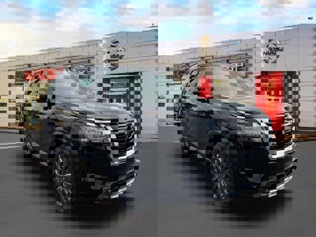 New 2025 Nissan Pathfinder SL w/ SL Premium Package