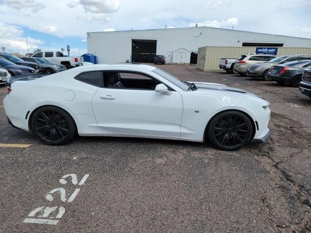 Used 2016 Chevrolet Camaro SS RWD image 4