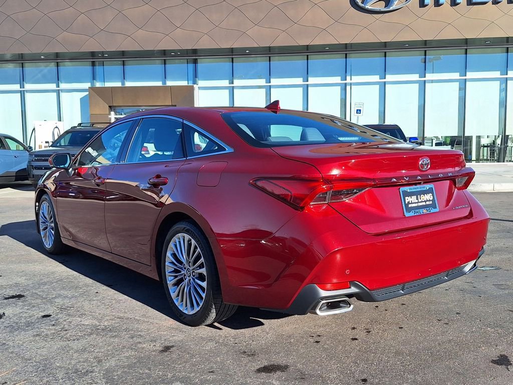 Used 2019 Toyota Avalon Limited image 5