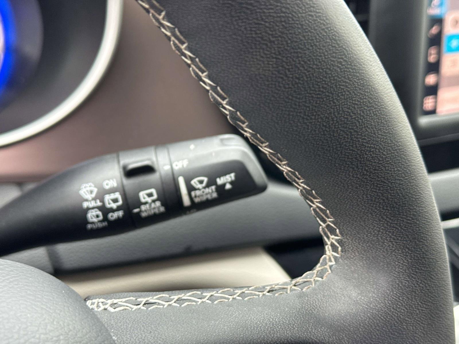 Used 2023 Chrysler Voyager LX image 17