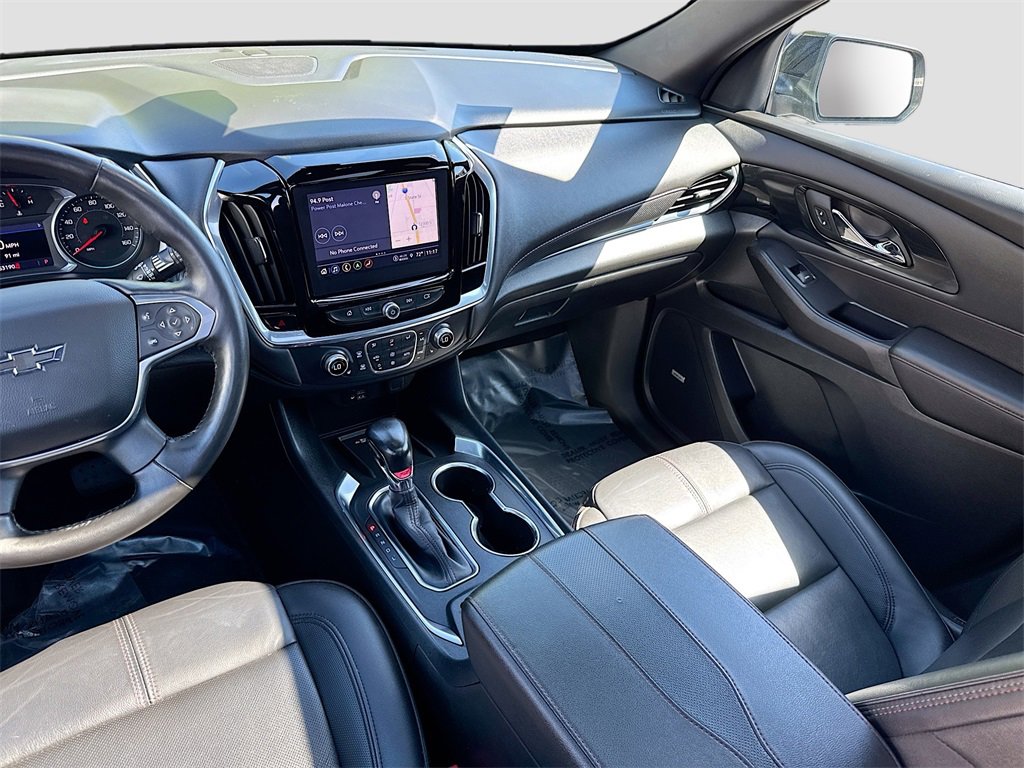 Used 2022 Chevrolet Traverse RS image 25