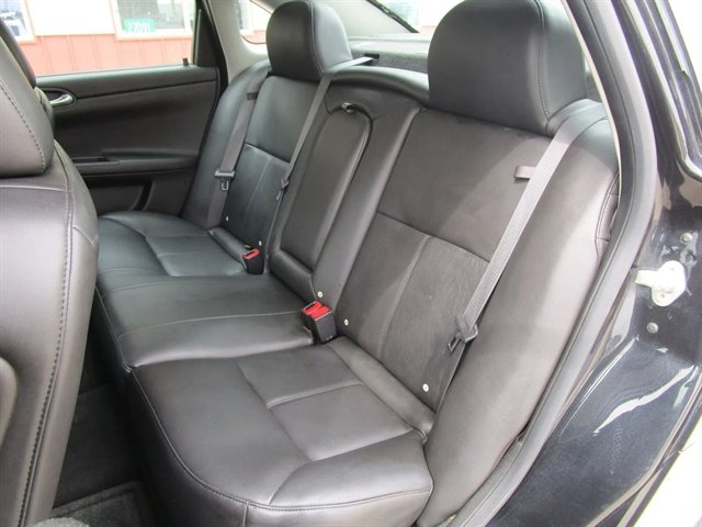 Used 2012 Chevrolet Impala LTZ FWD image 13