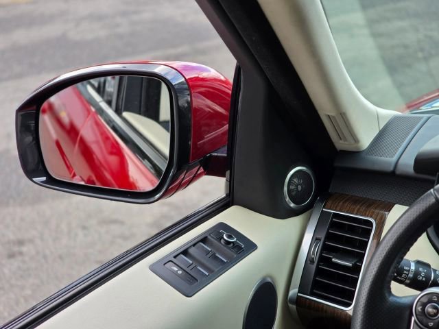 Used 2015 Land Rover Range Rover Sport HSE image 15