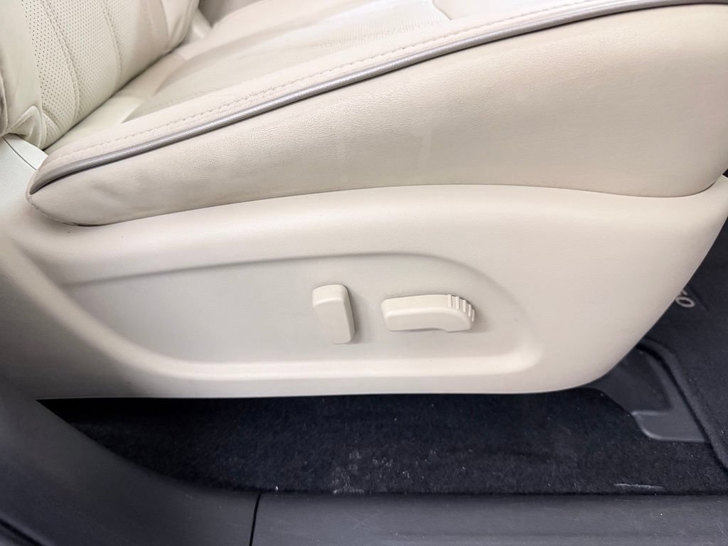 Used 2019 INFINITI QX60 Luxe w/ Essential Package FWD image 42
