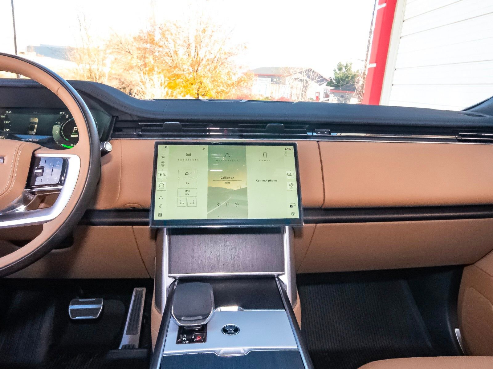 New 2025 Land Rover Range Rover SE image 24