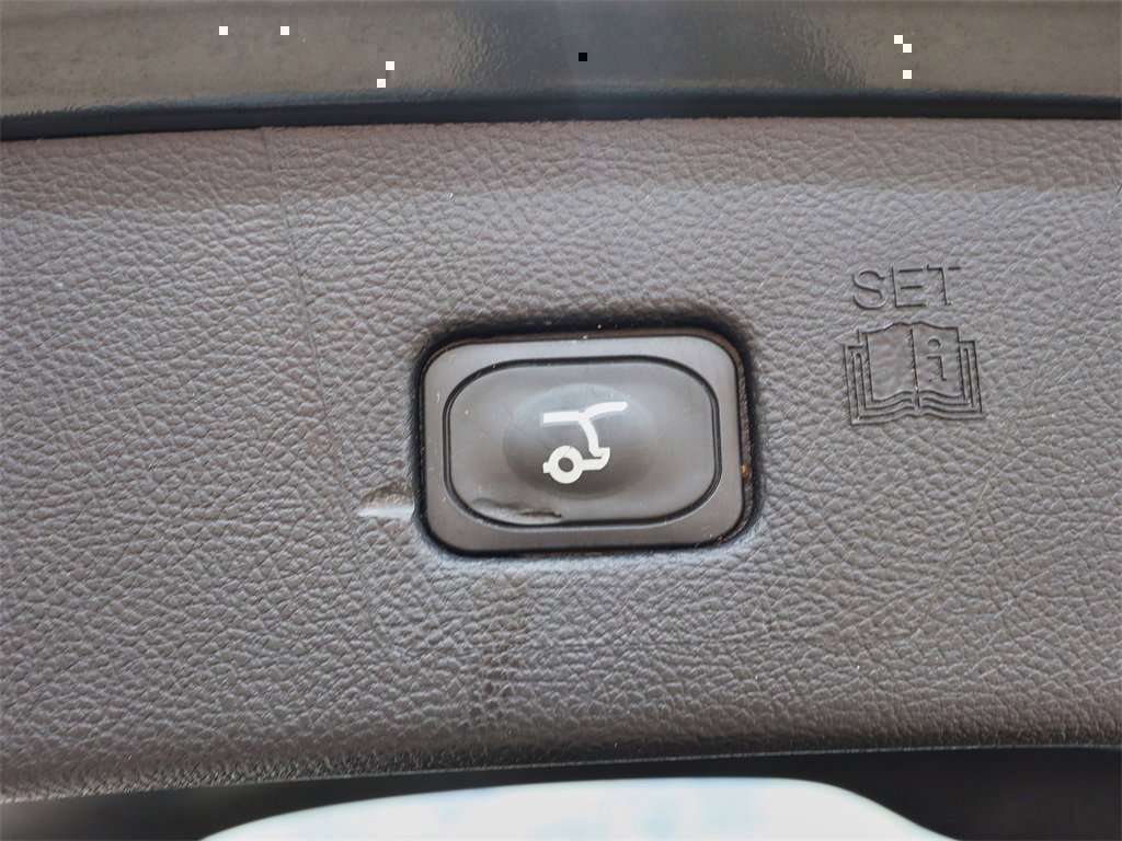 Used 2024 Ford Edge Titanium image 10