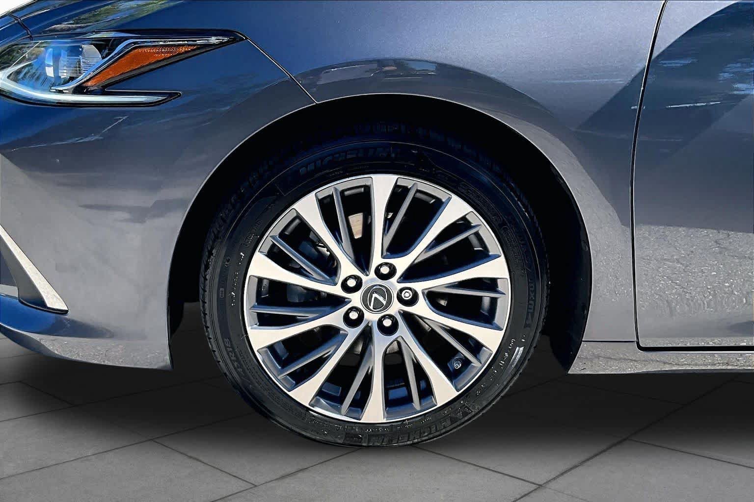 Used 2021 Lexus ES 350 w/ Premium Package FWD image 11